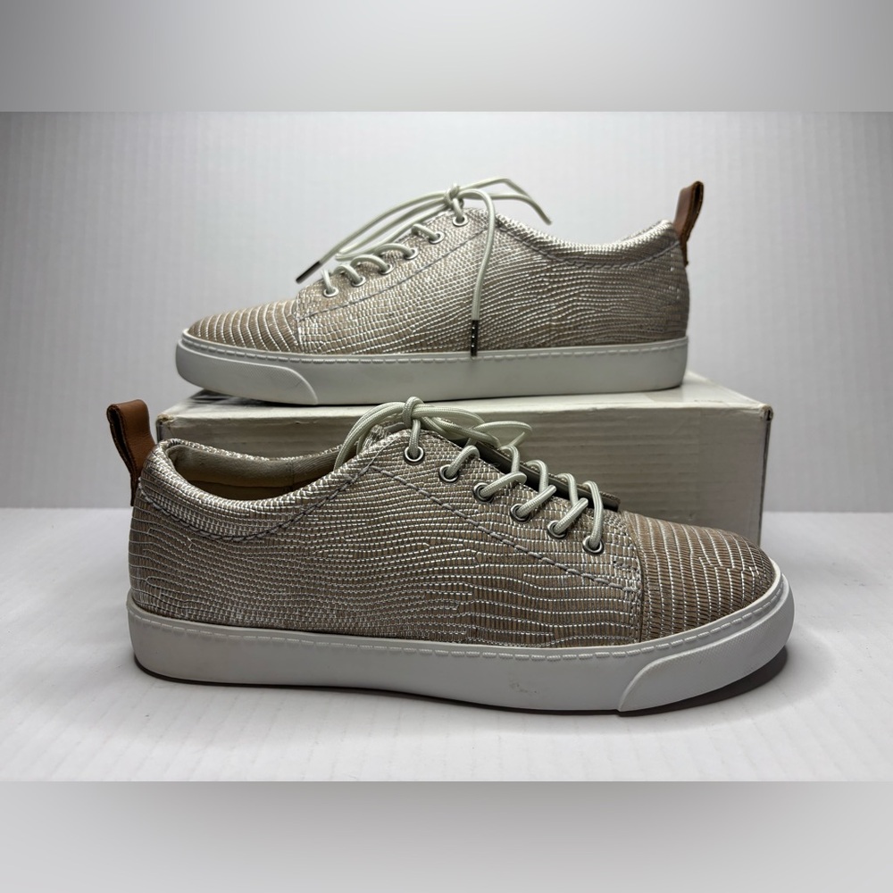 Clarks Women’s Shoes Size 6 Tan and Silver